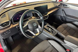 punainen SEAT Leon Sportstourer 2023 kuva 6.