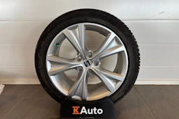 punainen SEAT Leon Sportstourer 2023 kuva 10.