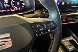 punainen SEAT Leon Sportstourer 2023 kuva 13.