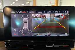 punainen SEAT Leon Sportstourer 2023 kuva 19.