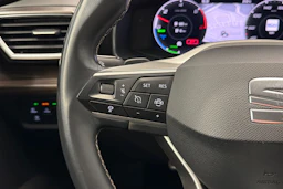 harmaa SEAT Leon Sportstourer 2023 kuva 17.