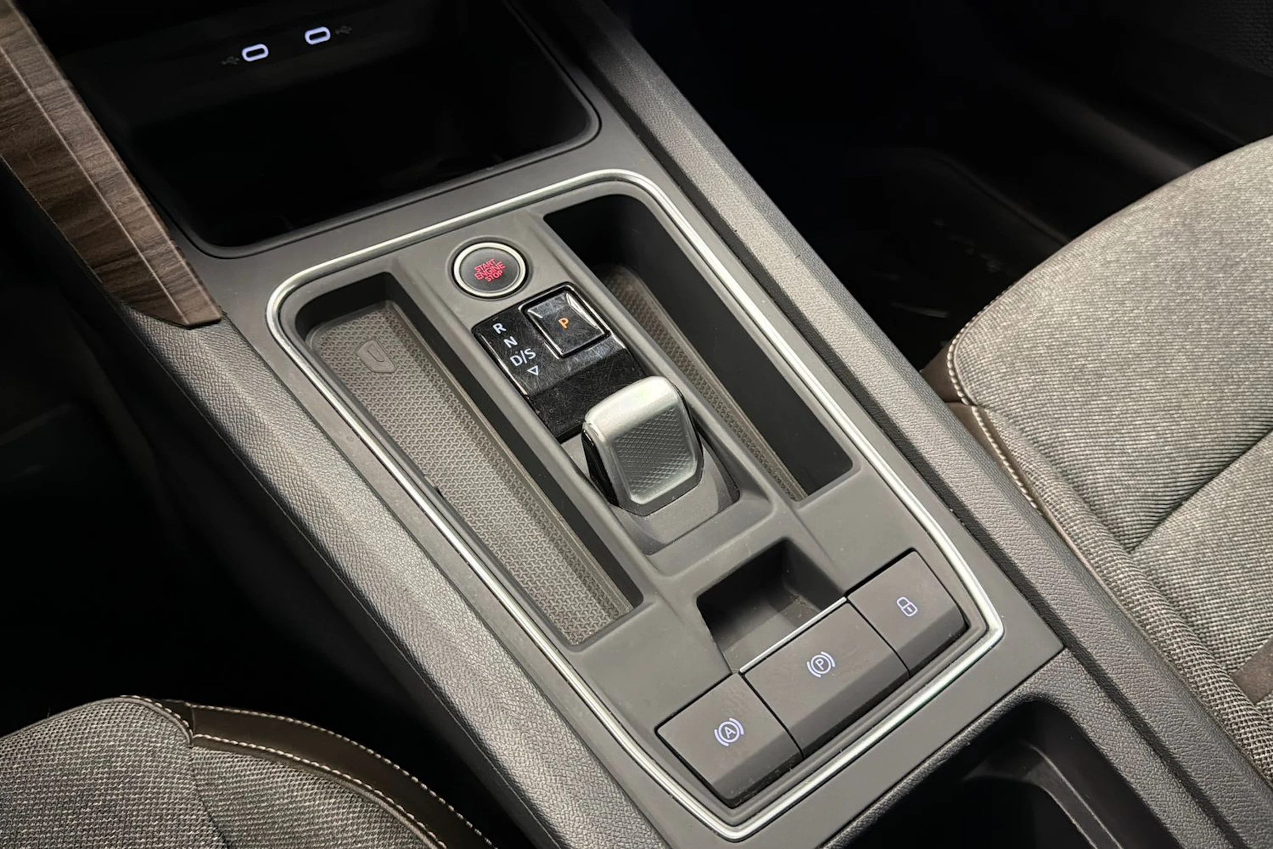 harmaa SEAT Leon Sportstourer 2023 kuva 27.