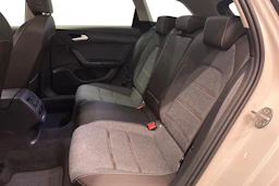valkoinen SEAT Leon Sportstourer 2023 kuva 8.