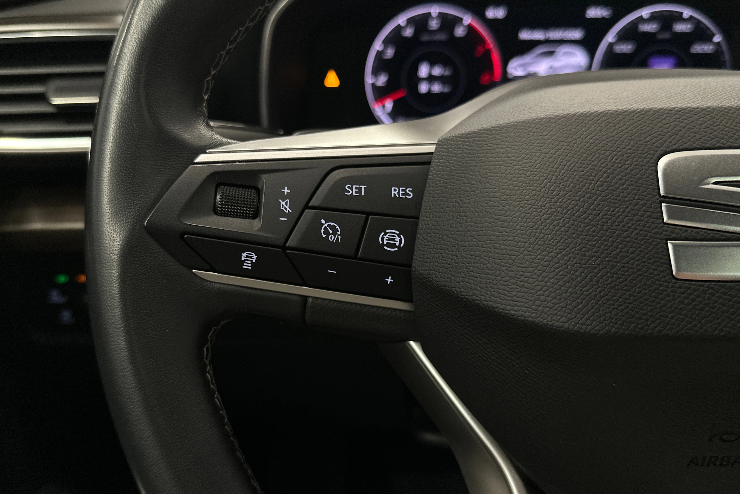 valkoinen SEAT Leon Sportstourer 2023 kuva 11.