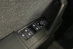 valkoinen SEAT Leon Sportstourer 2023 kuva 15.