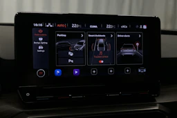 valkoinen SEAT Leon Sportstourer 2023 kuva 24.