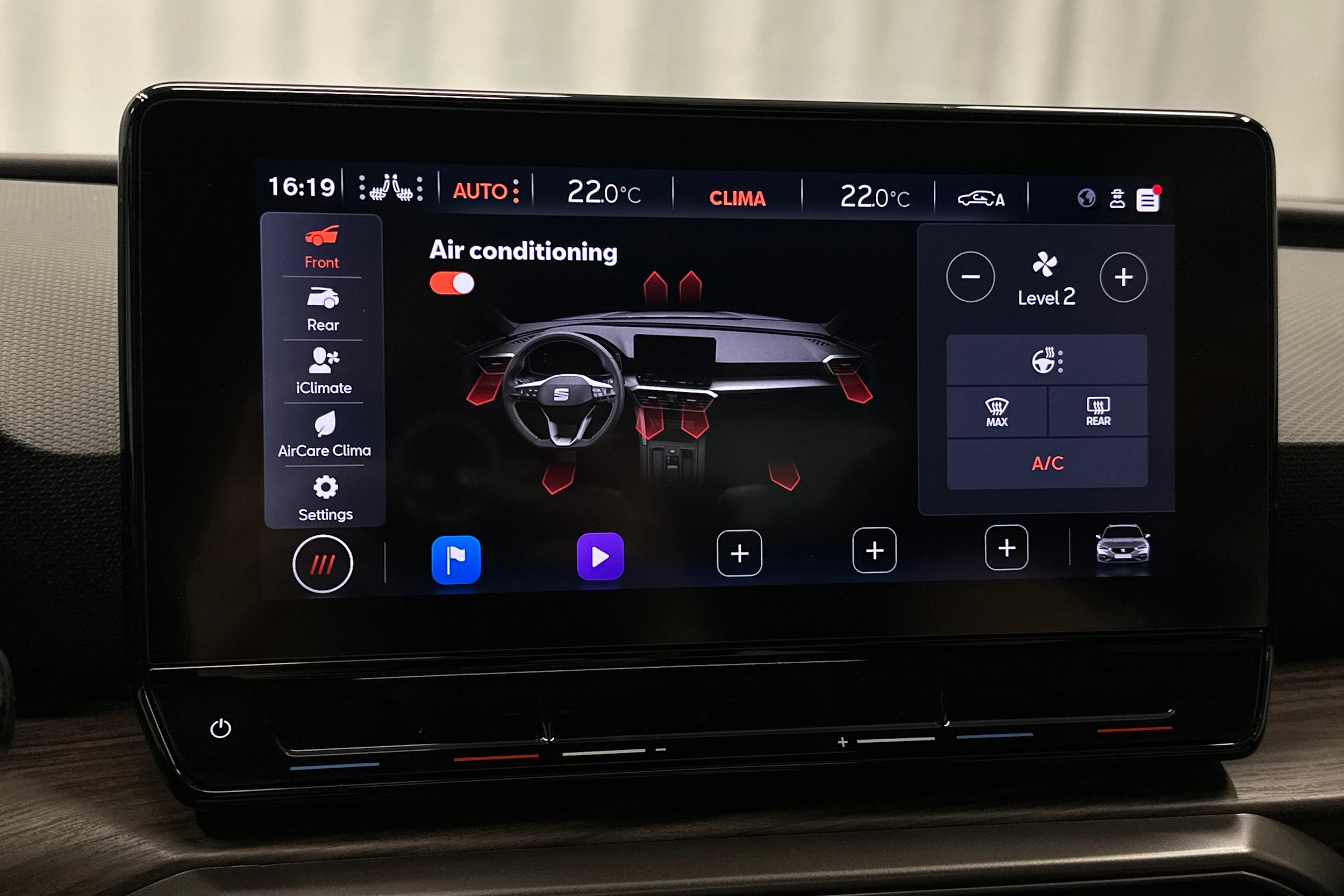 valkoinen SEAT Leon Sportstourer 2023 kuva 29.