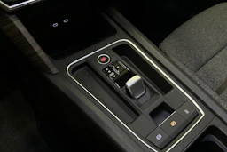 valkoinen SEAT Leon Sportstourer 2023 kuva 32.