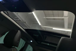 valkoinen SEAT Leon Sportstourer 2023 kuva 35.