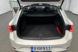 valkoinen SEAT Leon Sportstourer 2023 kuva 36.