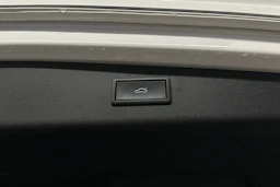 valkoinen SEAT Leon Sportstourer 2023 kuva 37.