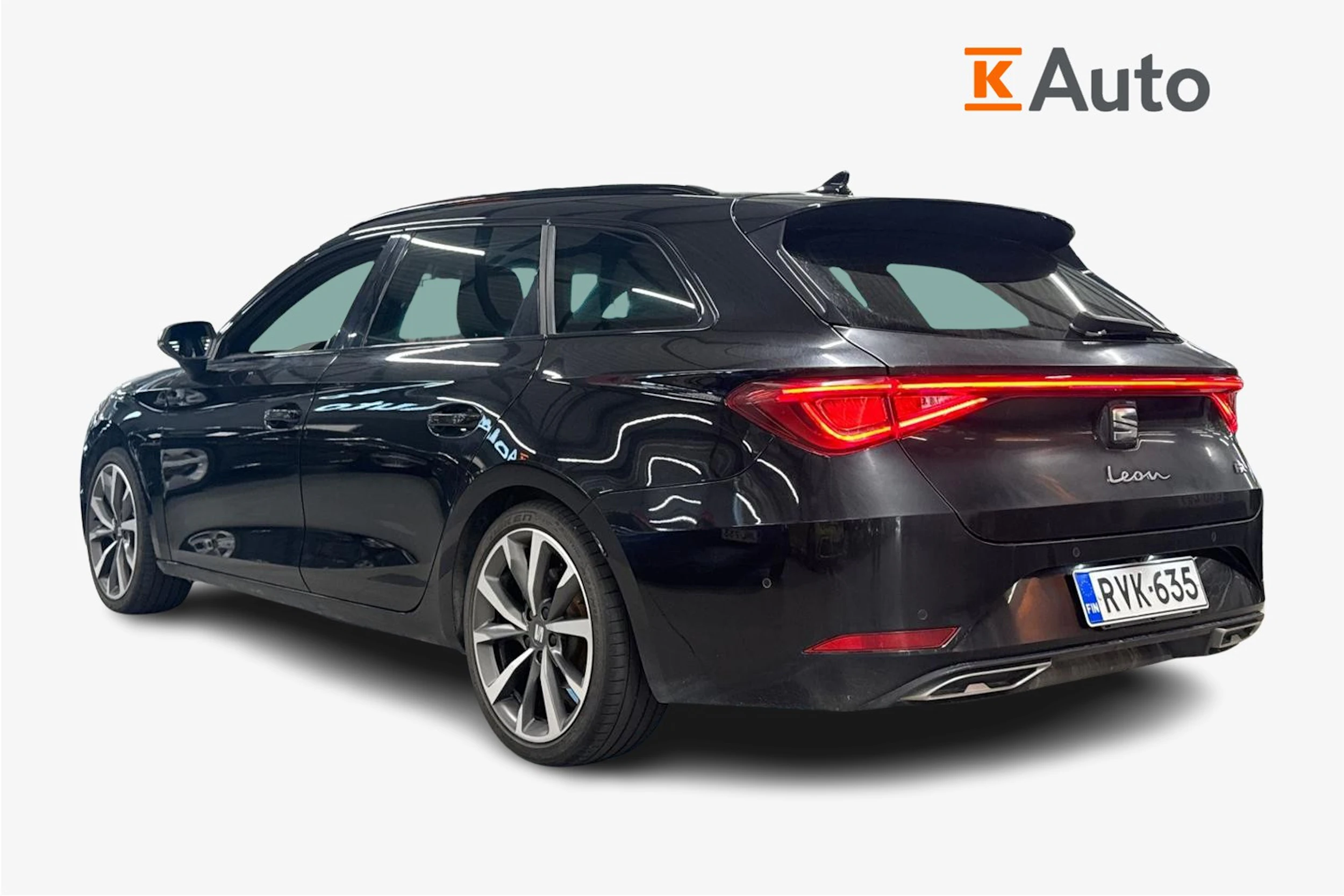 musta SEAT Leon Sportstourer 2023 kuva 2.