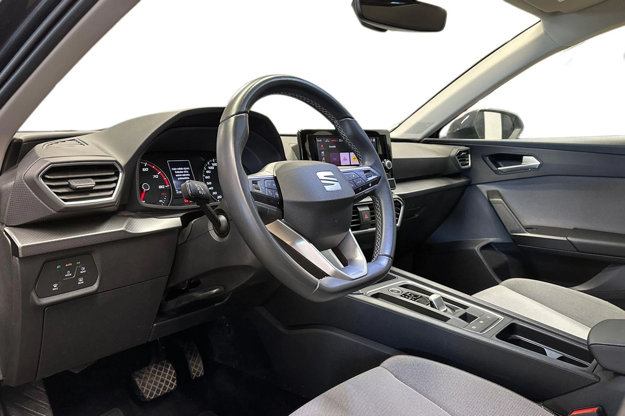 harmaa SEAT Leon Sportstourer 2024 kuva 8.