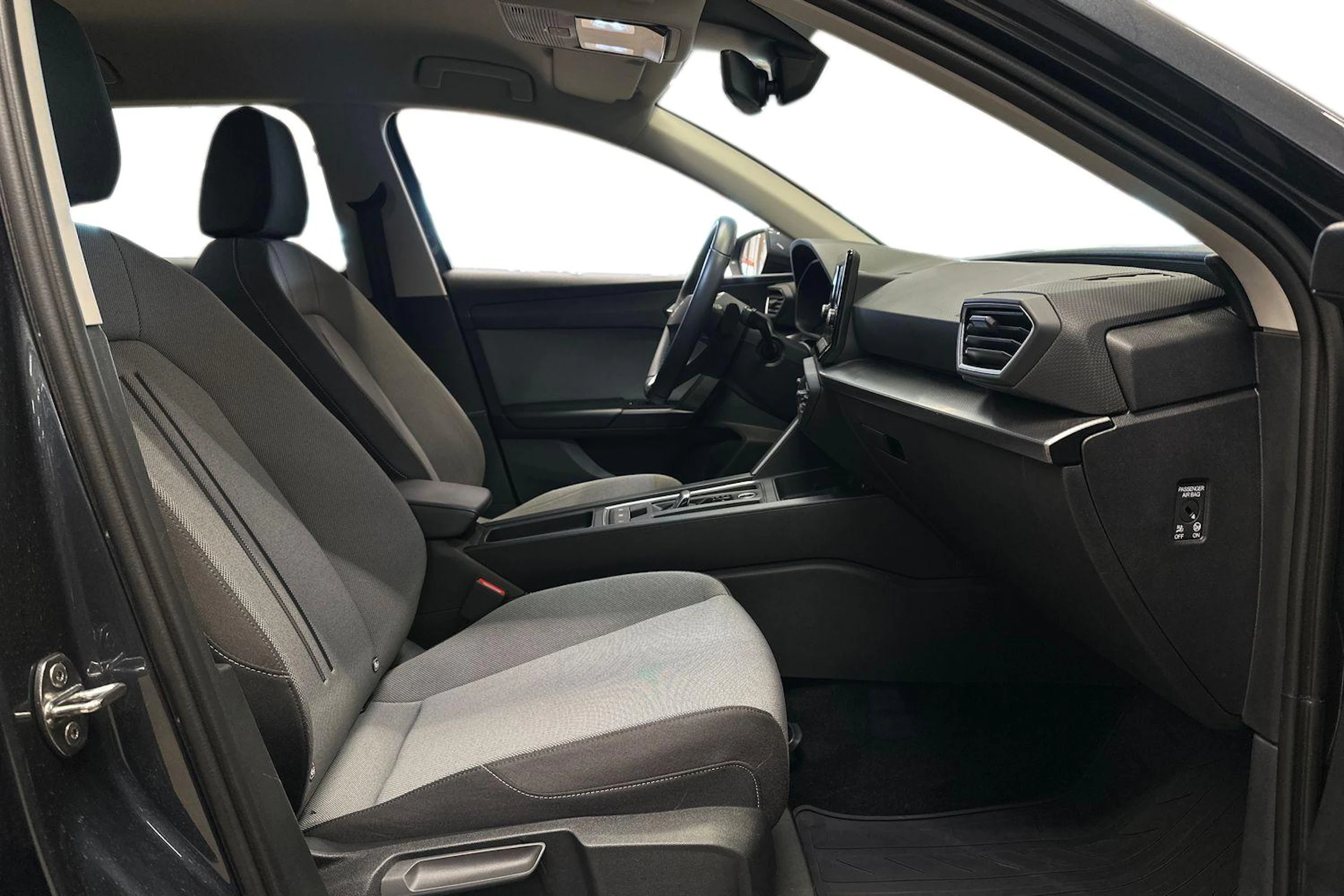 harmaa SEAT Leon Sportstourer 2024 kuva 12.
