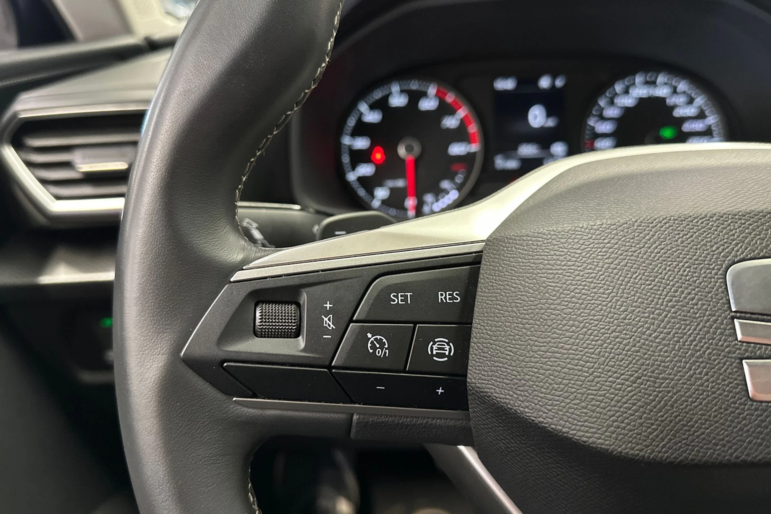 harmaa SEAT Leon Sportstourer 2024 kuva 20.