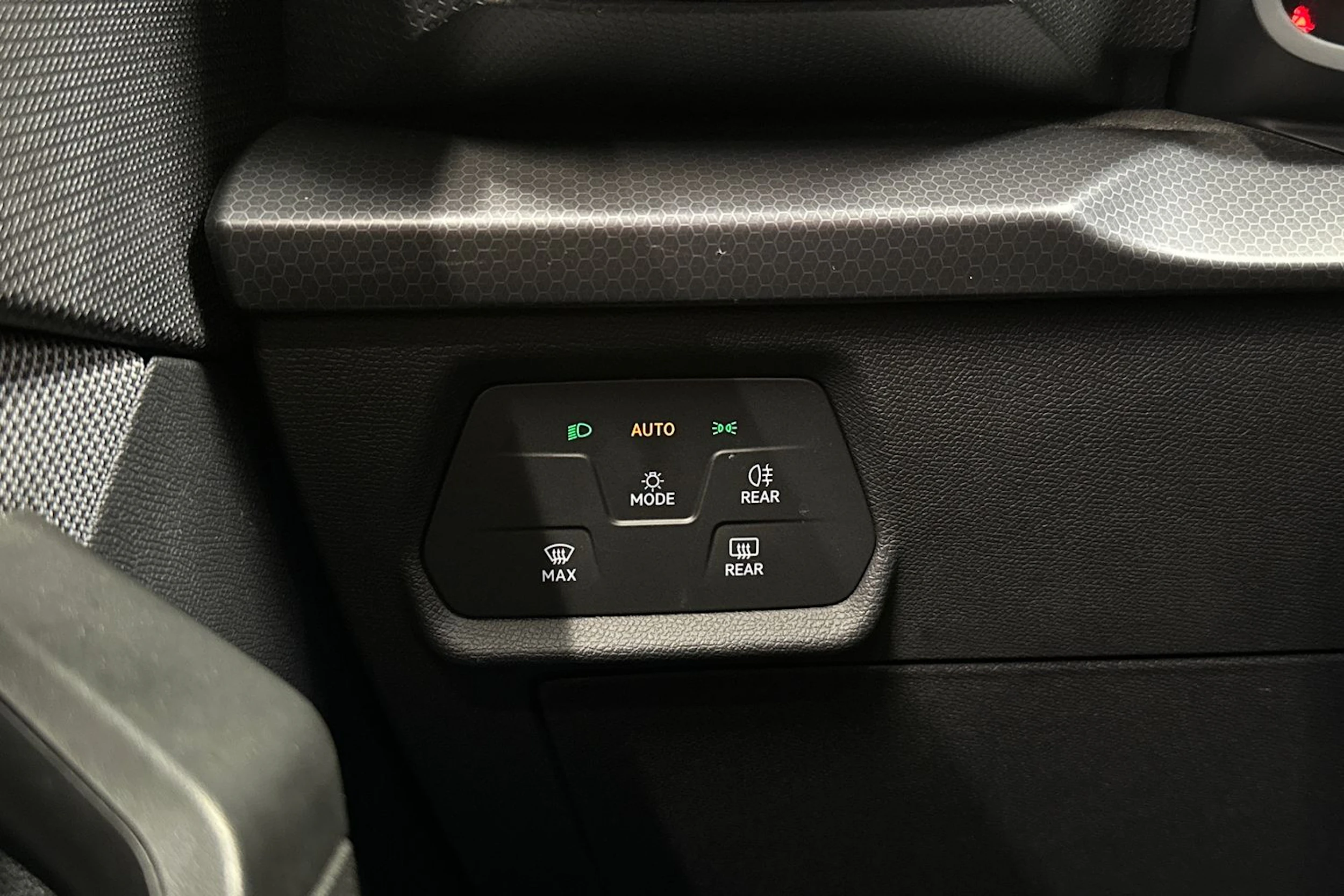 harmaa SEAT Leon Sportstourer 2024 kuva 22.