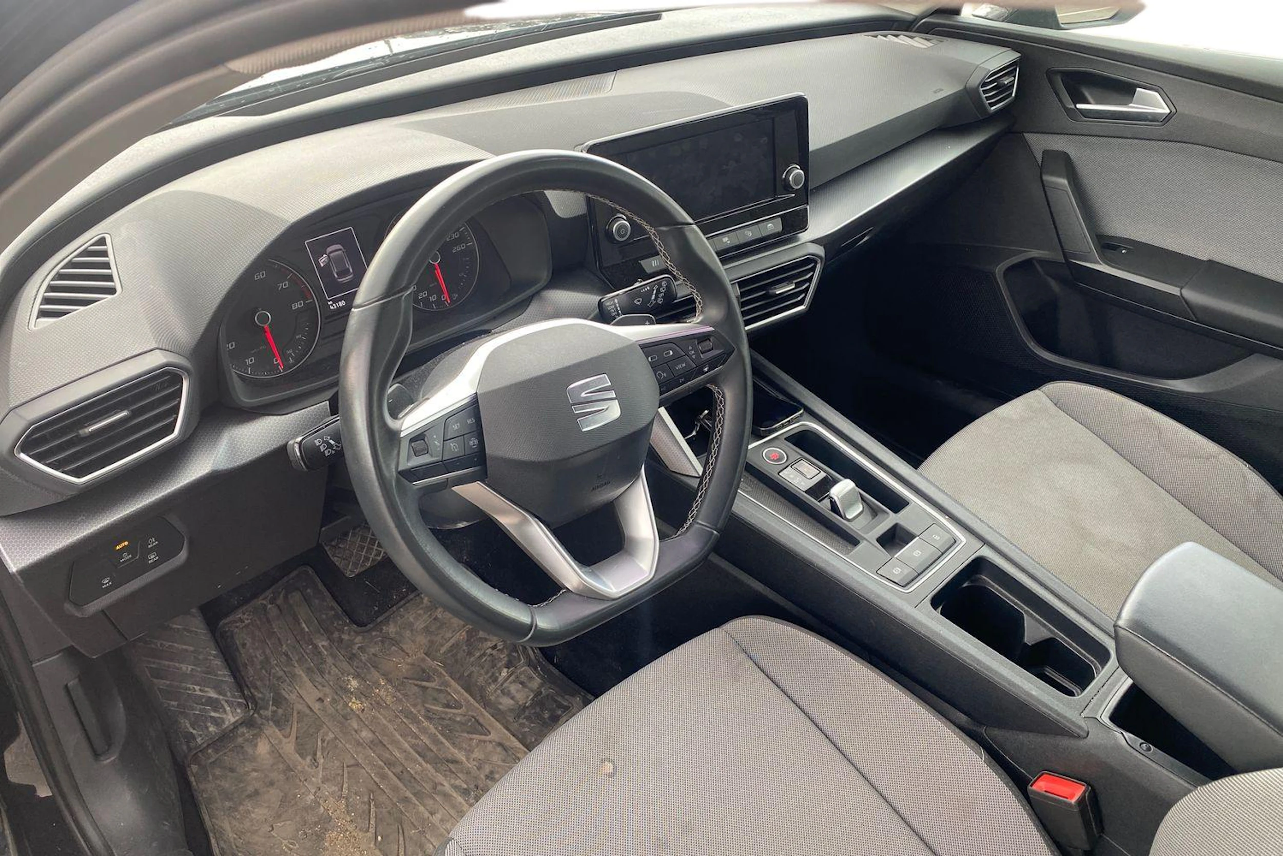 musta SEAT Leon Sportstourer 2024 kuva 3.