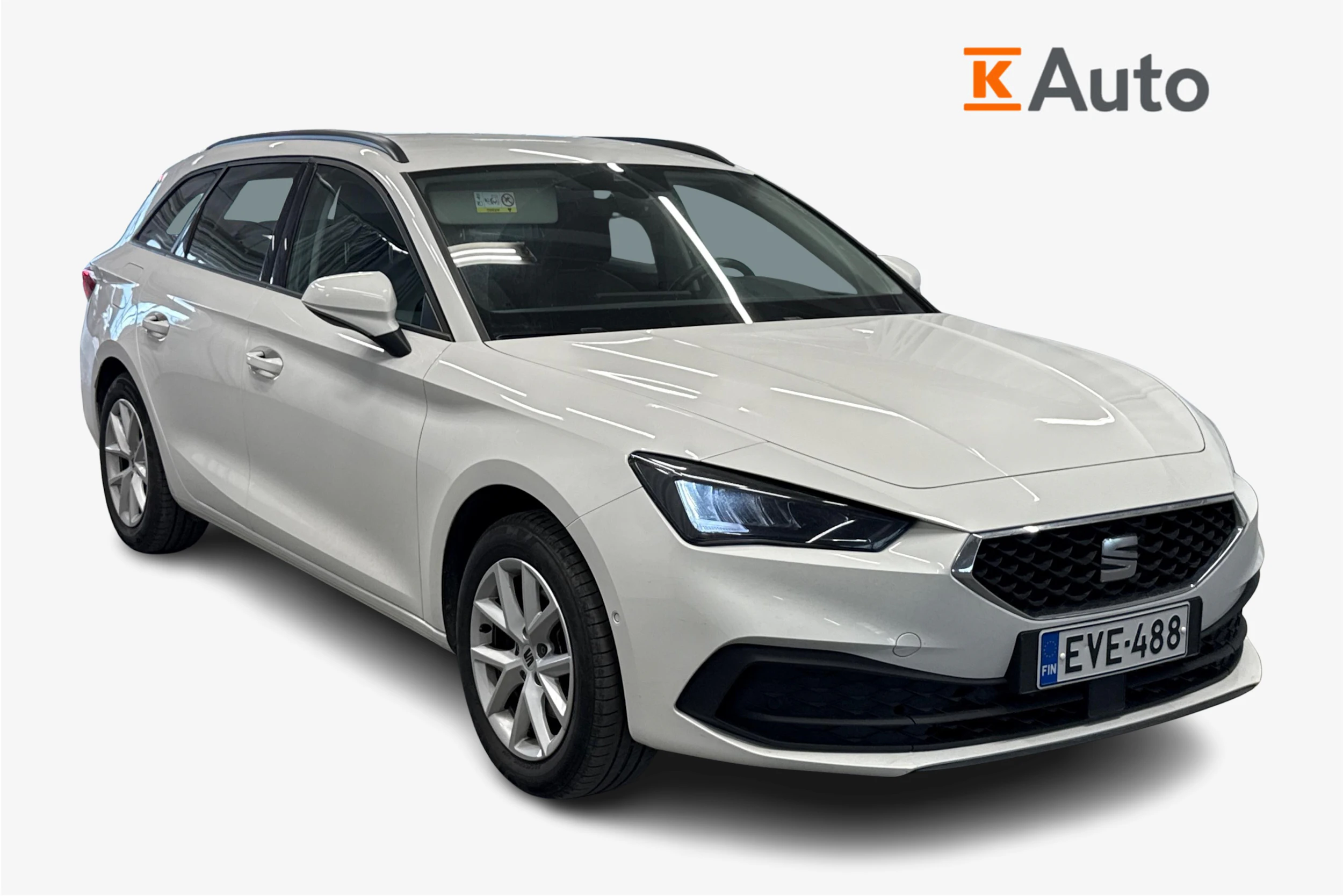 valkoinen SEAT Leon Sportstourer 2024 kuva 1.