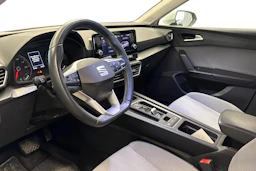 valkoinen SEAT Leon Sportstourer 2024 kuva 3.