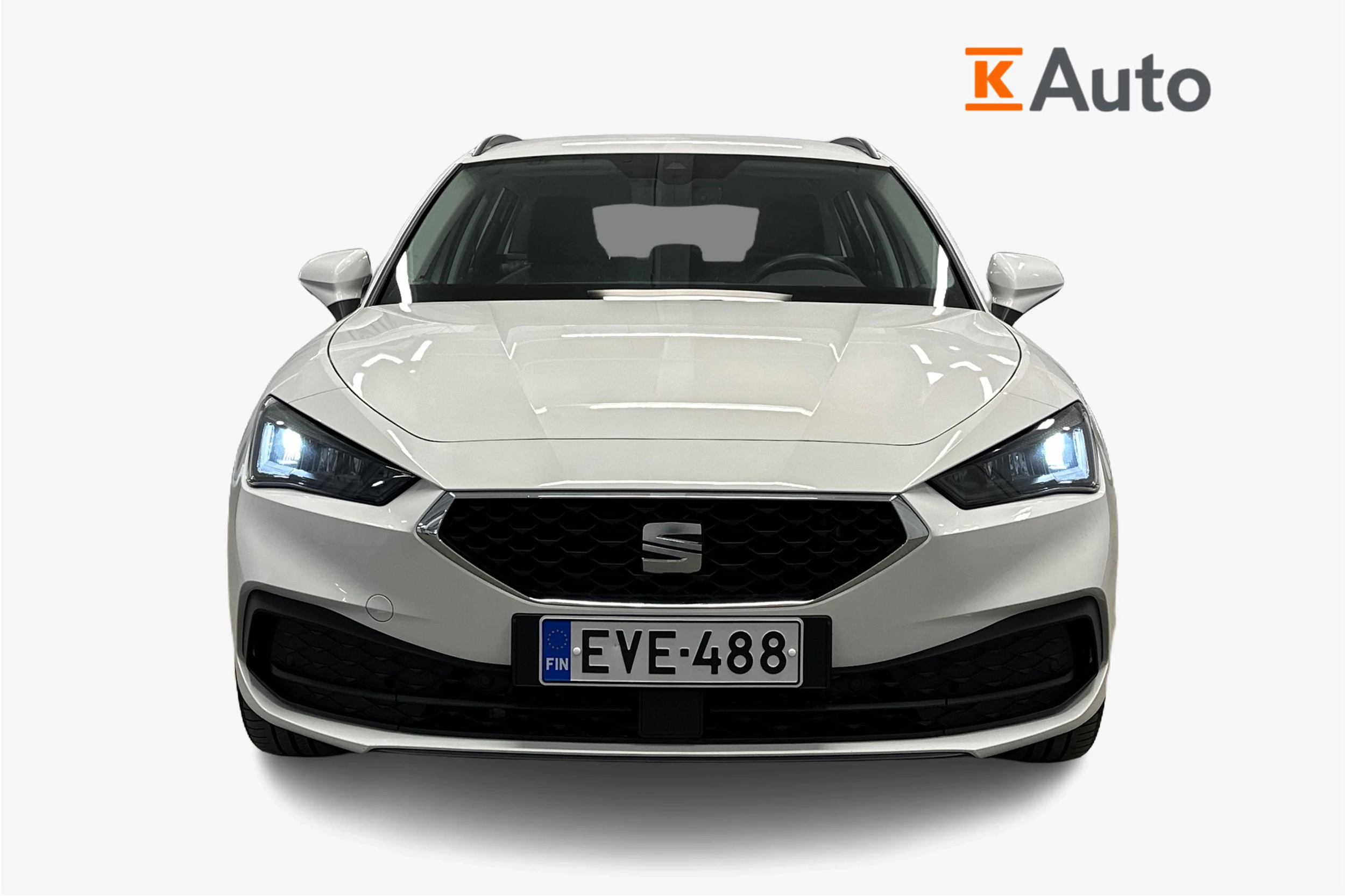 valkoinen SEAT Leon Sportstourer 2024 kuva 5.