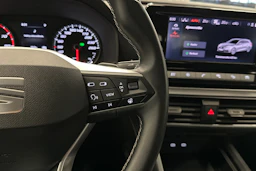 valkoinen SEAT Leon Sportstourer 2024 kuva 19.