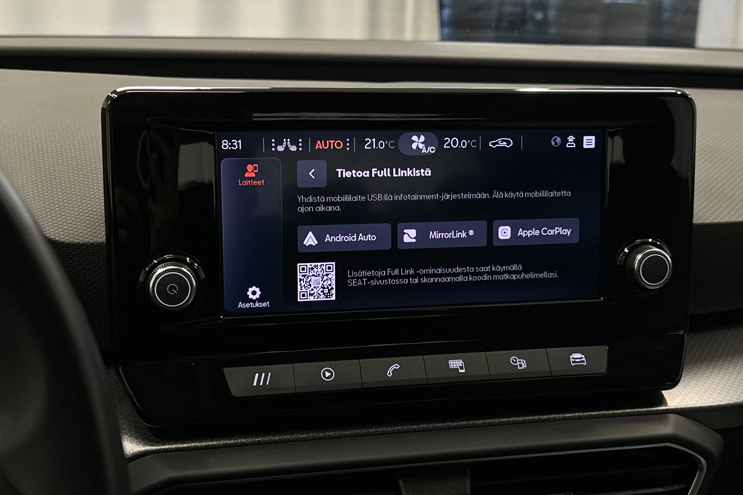 valkoinen SEAT Leon Sportstourer 2024 kuva 22.