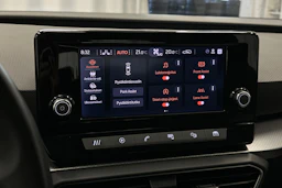 valkoinen SEAT Leon Sportstourer 2024 kuva 23.
