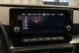 valkoinen SEAT Leon Sportstourer 2024 kuva 24.