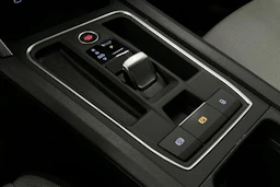 valkoinen SEAT Leon Sportstourer 2024 kuva 30.
