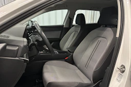 valkoinen SEAT Leon Sportstourer 2024 kuva 17.