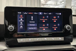 valkoinen SEAT Leon Sportstourer 2024 kuva 23.