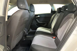 valkoinen SEAT Leon Sportstourer 2024 kuva 8.