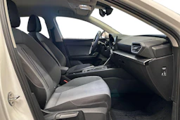 valkoinen SEAT Leon Sportstourer 2024 kuva 9.