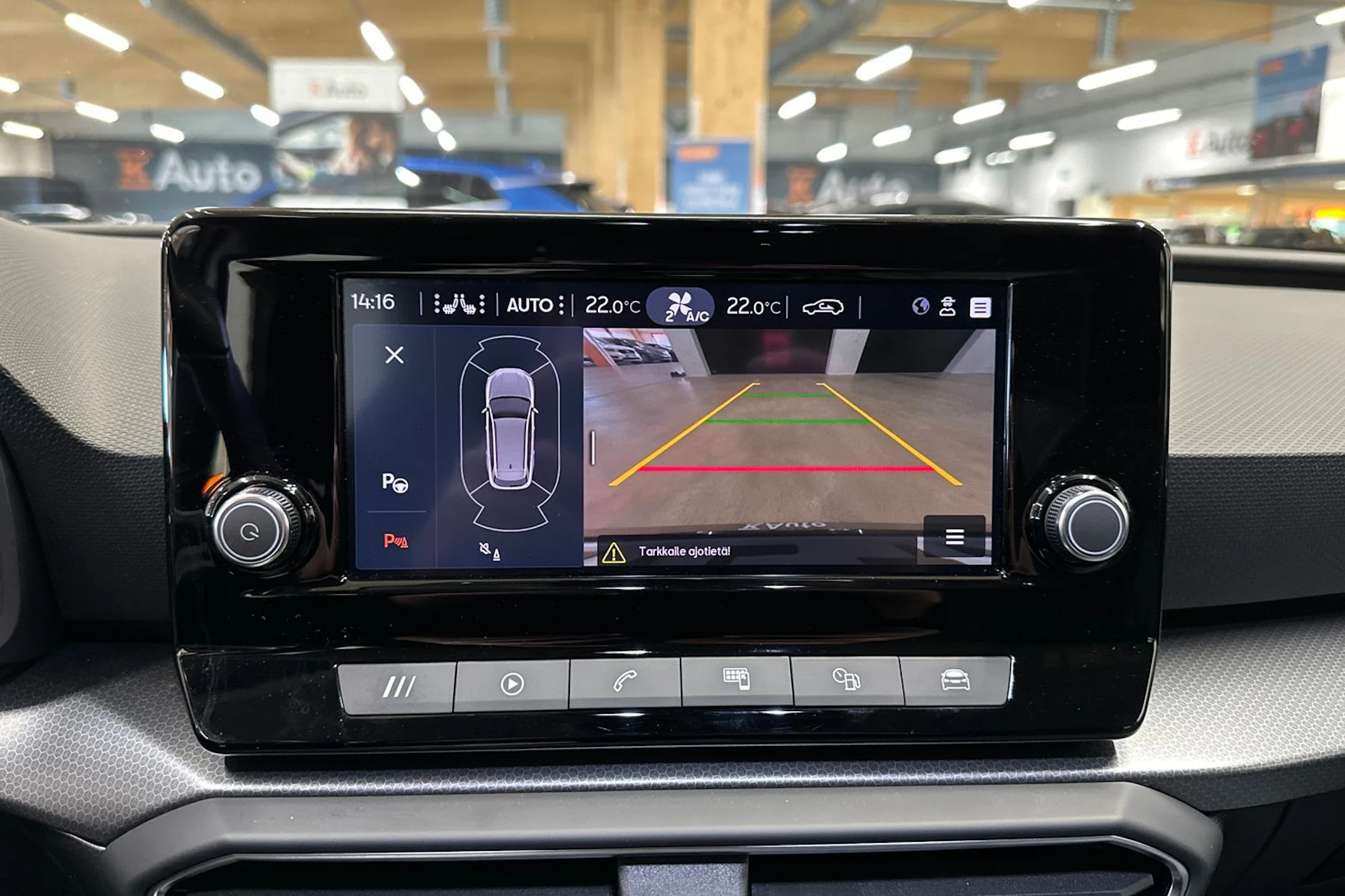 valkoinen SEAT Leon Sportstourer 2024 kuva 12.