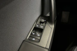 valkoinen SEAT Leon Sportstourer 2024 kuva 21.