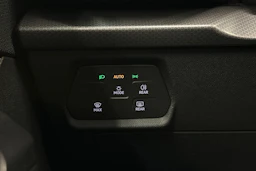 valkoinen SEAT Leon Sportstourer 2024 kuva 20.