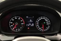 valkoinen SEAT Leon Sportstourer 2024 kuva 21.