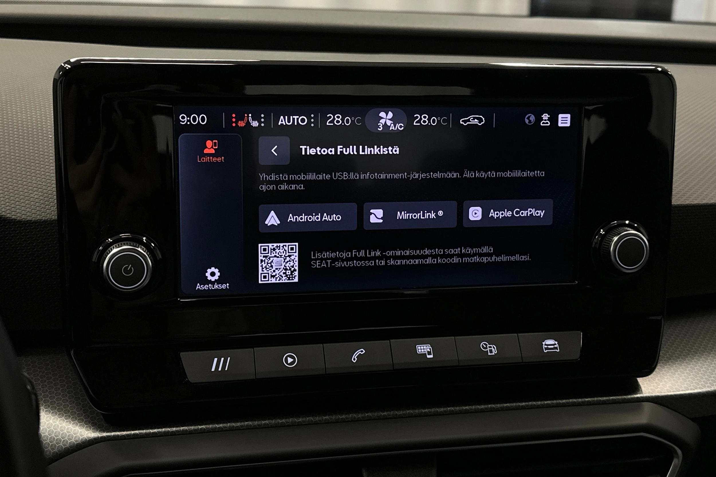 valkoinen SEAT Leon Sportstourer 2024 kuva 22.