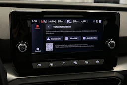 valkoinen SEAT Leon Sportstourer 2024 kuva 22.