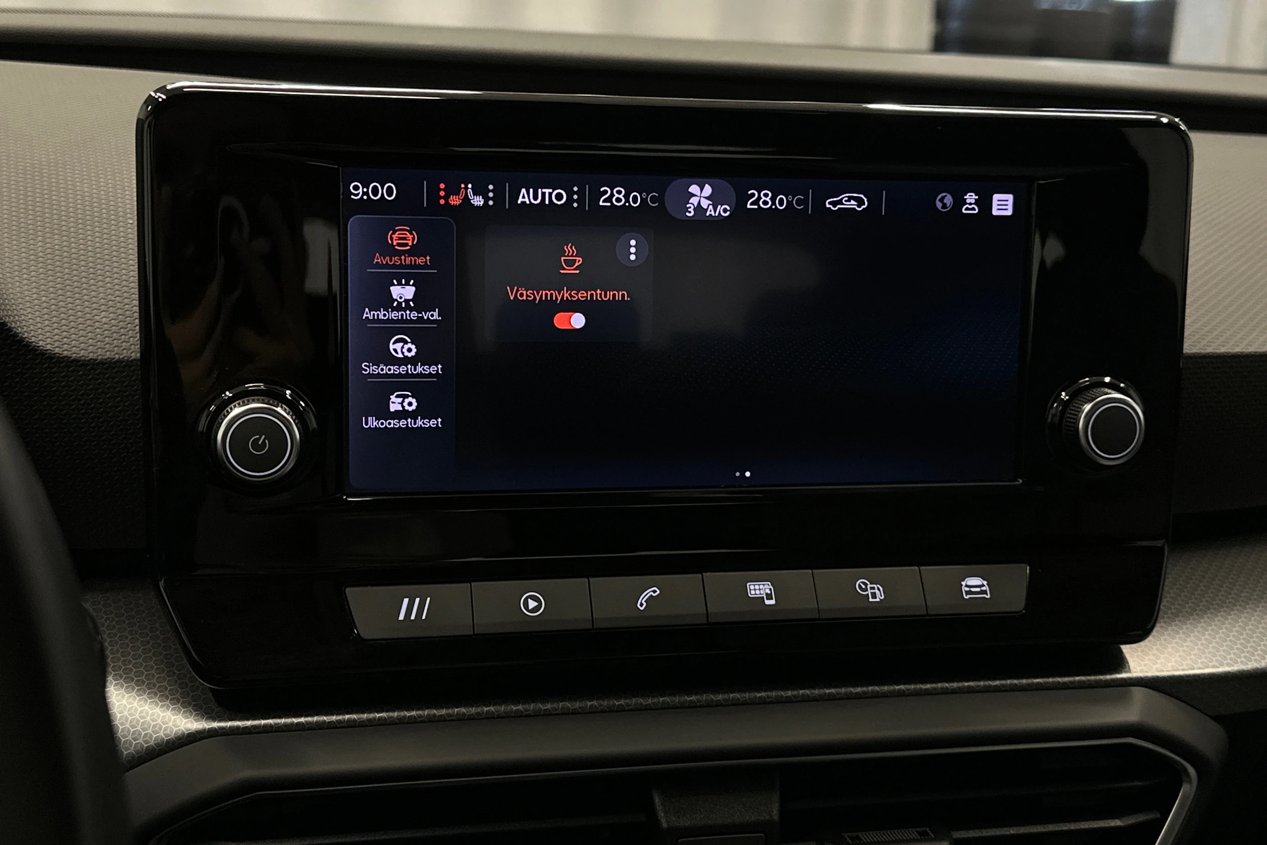 valkoinen SEAT Leon Sportstourer 2024 kuva 24.