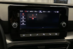 valkoinen SEAT Leon Sportstourer 2024 kuva 24.