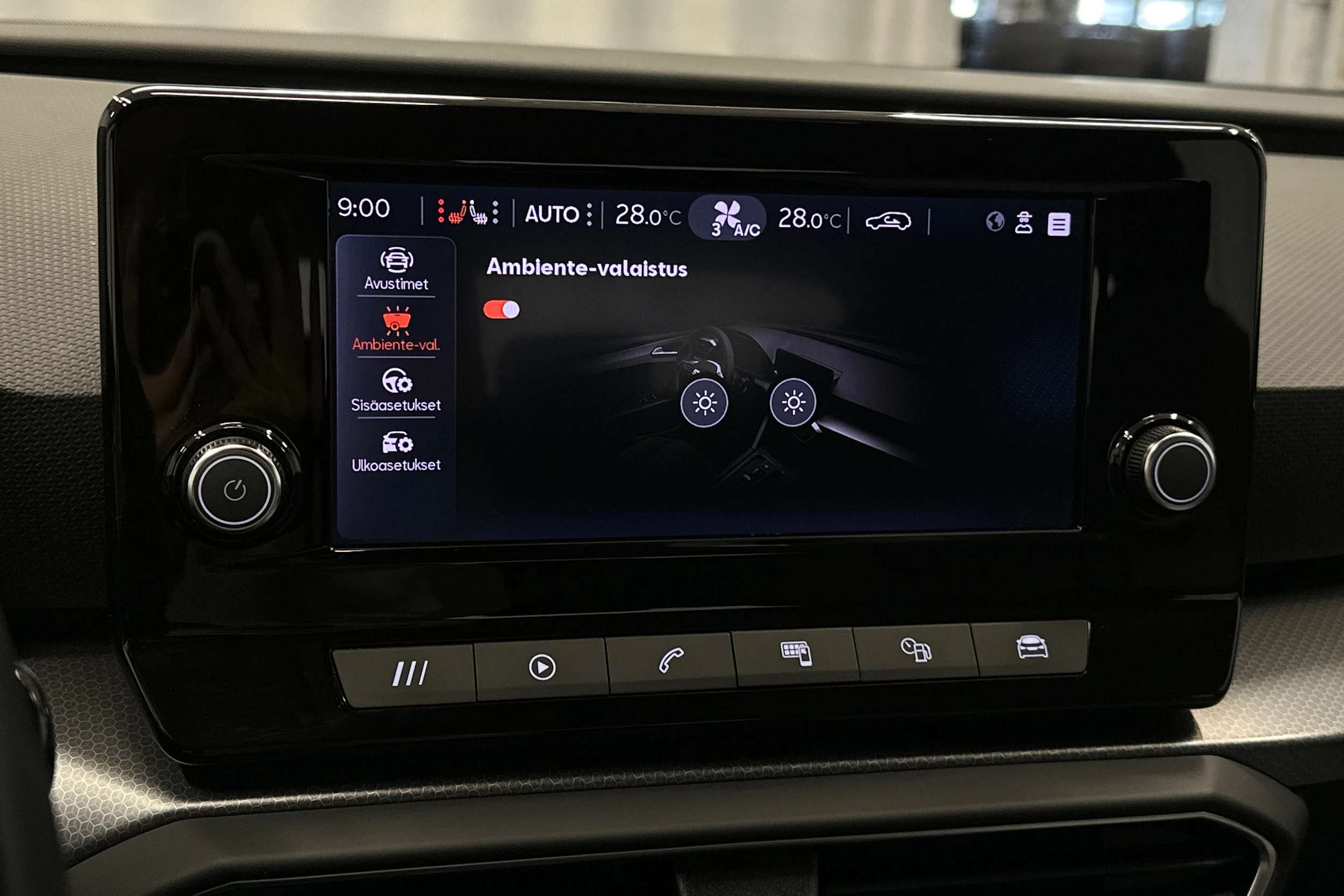 valkoinen SEAT Leon Sportstourer 2024 kuva 25.
