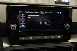 valkoinen SEAT Leon Sportstourer 2024 kuva 25.