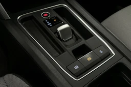 valkoinen SEAT Leon Sportstourer 2024 kuva 30.