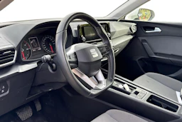 valkoinen SEAT Leon Sportstourer 2024 kuva 3.