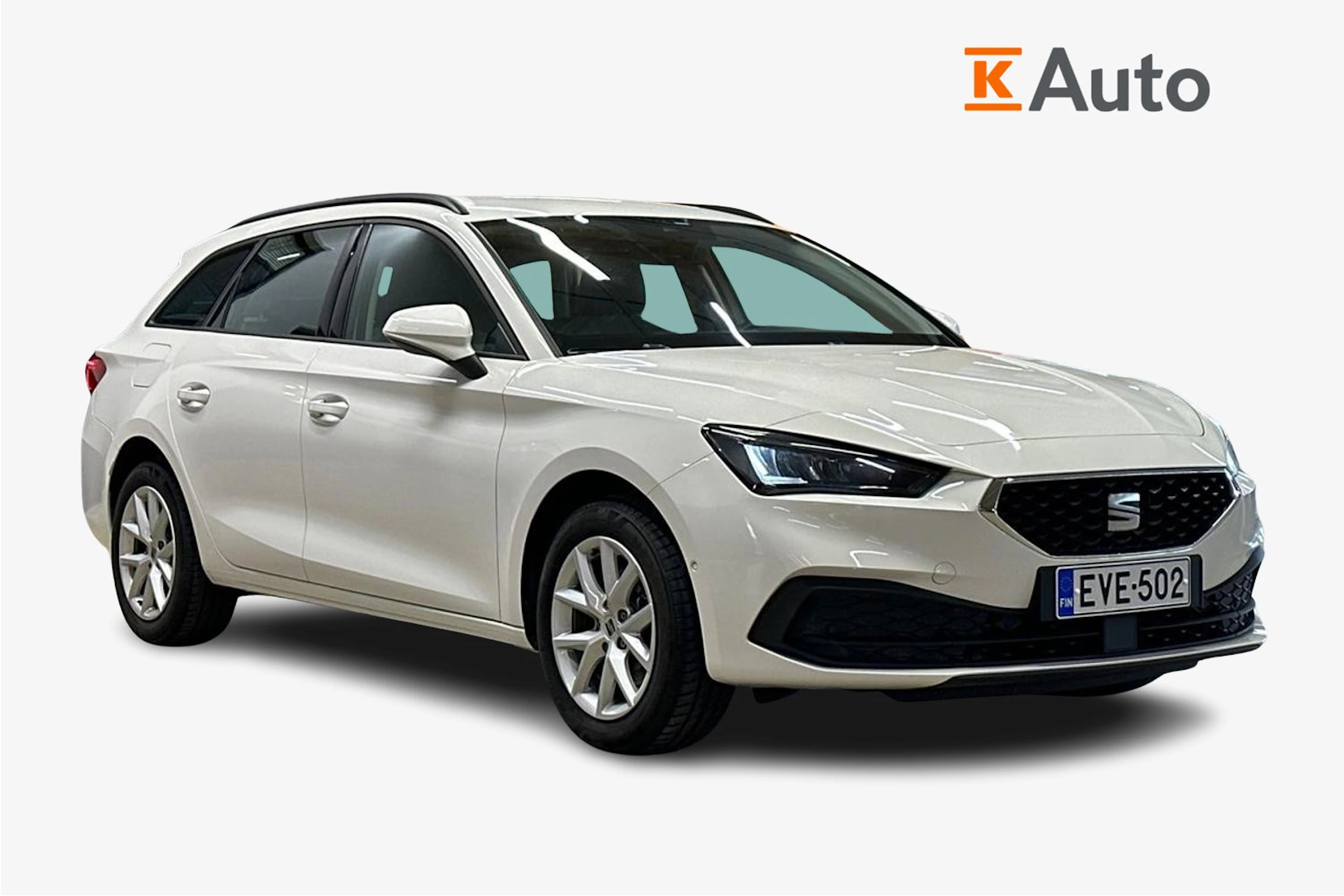 valkoinen SEAT Leon Sportstourer 2024 kuva 1.