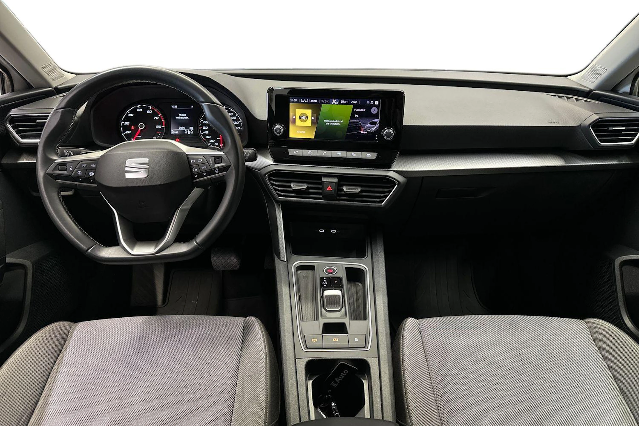 valkoinen SEAT Leon Sportstourer 2024 kuva 9.