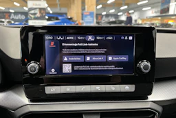 valkoinen SEAT Leon Sportstourer 2024 kuva 18.