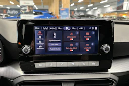 valkoinen SEAT Leon Sportstourer 2024 kuva 19.