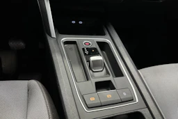 valkoinen SEAT Leon Sportstourer 2024 kuva 21.